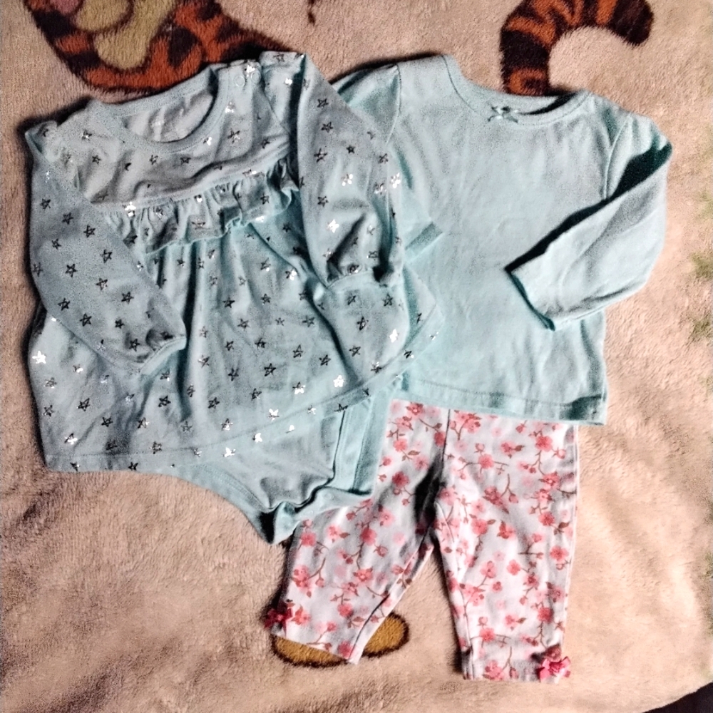 🙂 3/15 Garanimals baby set. Size 3 to 6 months